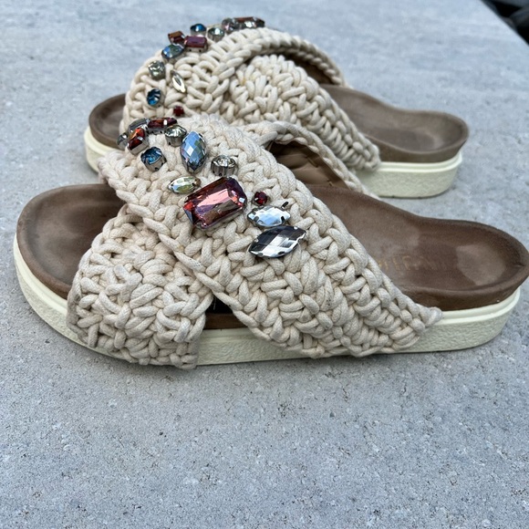 INUIKII woven sandals in Stone White - Picture 2 of 6